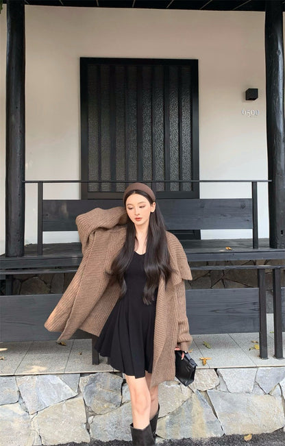 25Dec. 冬日氛圍基礎百搭針織收腰花瓣裙2色 大女主翻領外套 短版系列