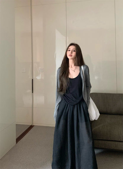 Jun. 美式慵懶遛彎三件 灰色開衫 白/黑背心 黑色休閒褲