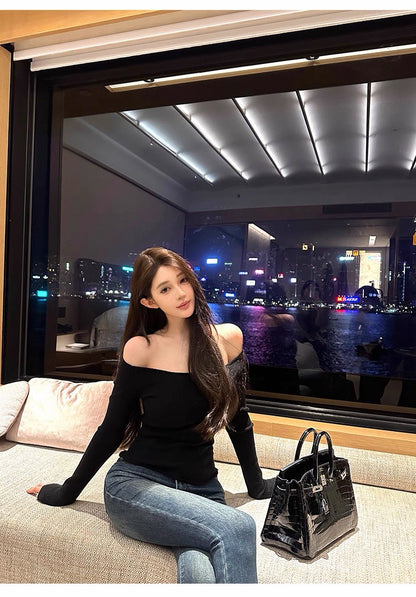 25Dec. 純慾特調 冬款豎坑高彈一字領上衣 白/黑