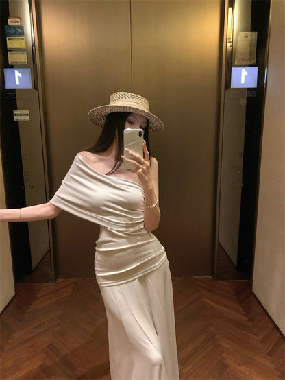 25Jul. 女主人物 露肩單袖半身裙慵懶套 杏