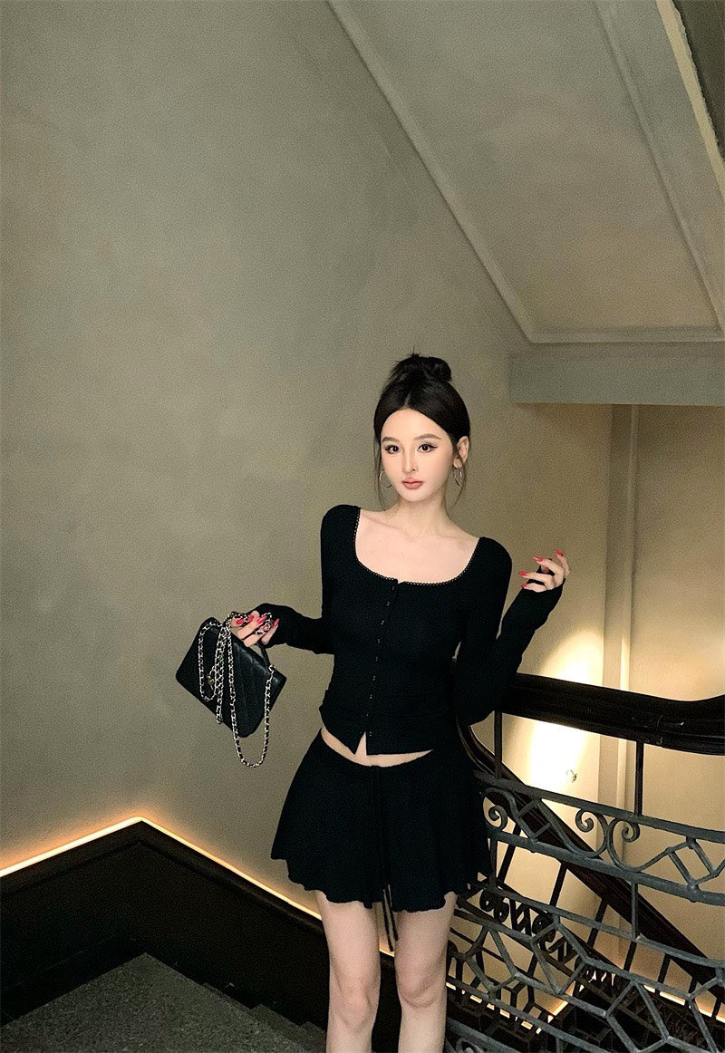 25Nov. 甜氧韓女俏皮方領排扣上衣蓬蓬短裙套裝 黑