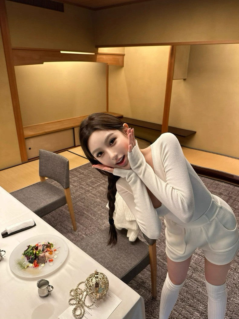 26Jan. 糯暖鬆弛感v領顯瘦羊毛打底上衣 白