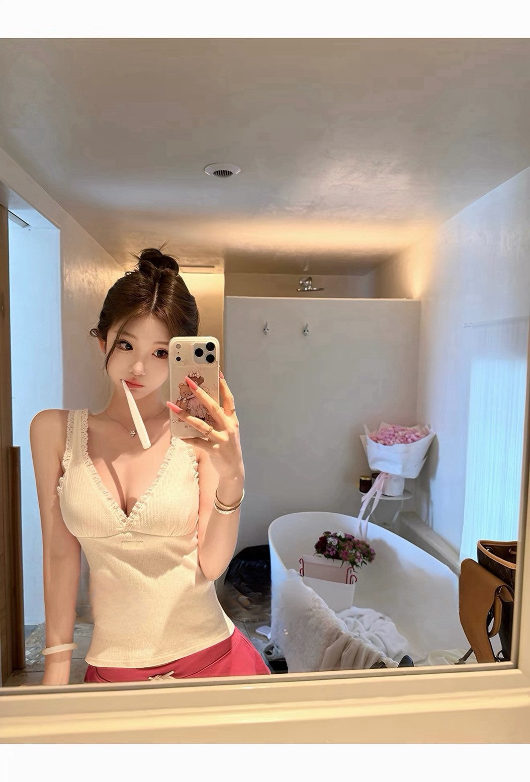 26Jun. 氣質教科書豎坑V領修身花邊棉裙/背心 白色/咖啡色