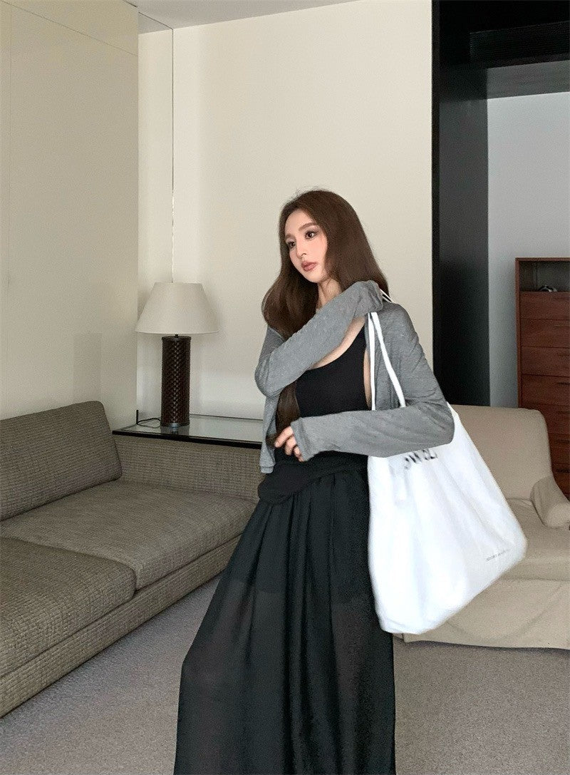 Jun. 美式慵懶遛彎三件 灰色開衫 白/黑背心 黑色休閒褲