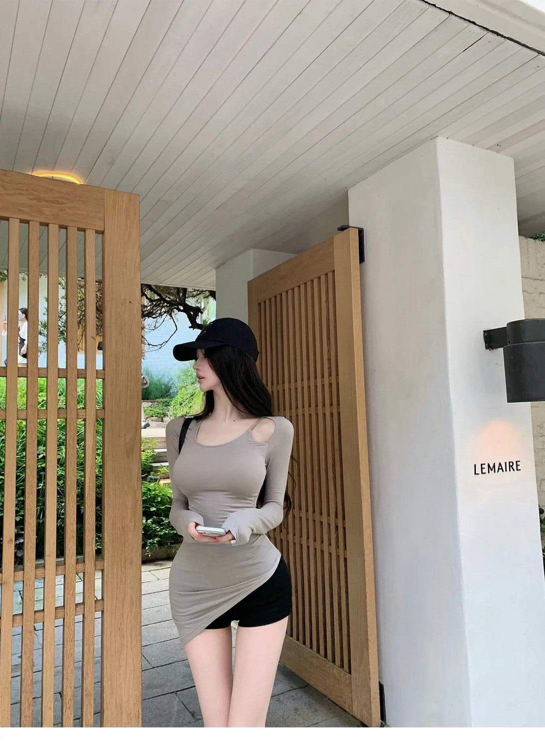 26Oct. 韓女氛圍感左肩縷空不規則設計彈力上衣 灰卡
