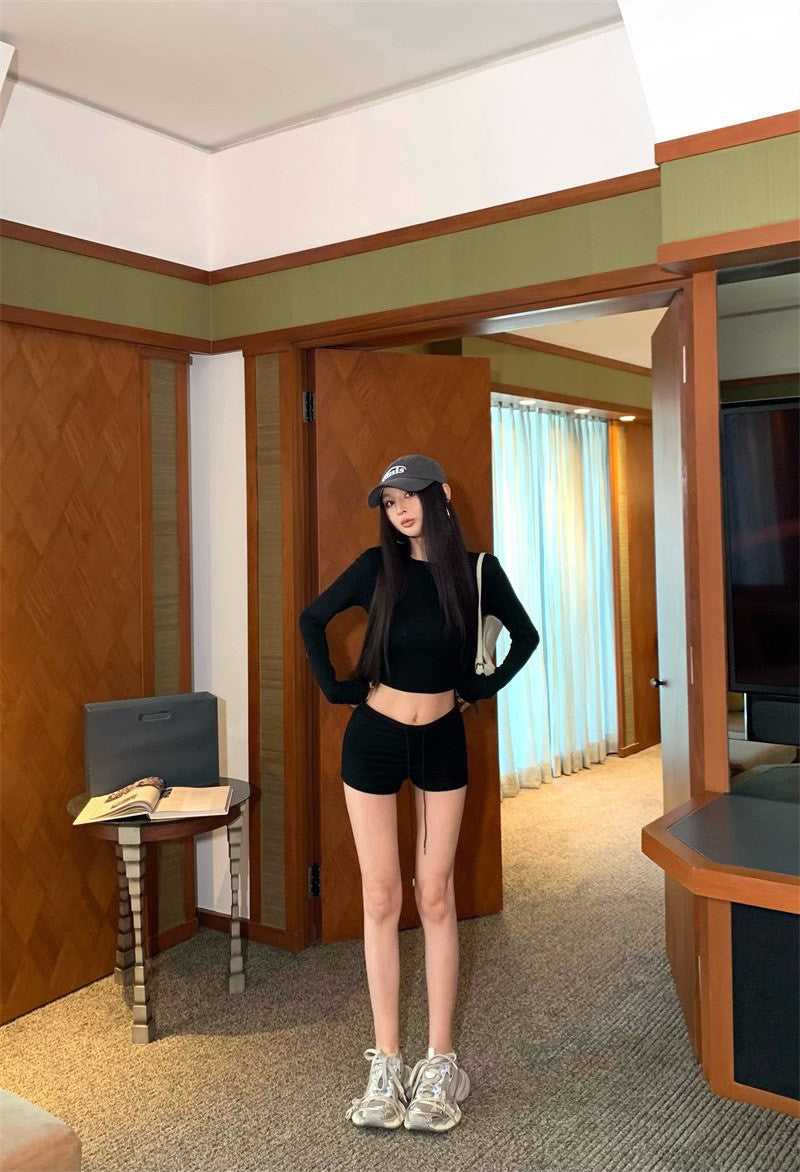 26Apr. 白女休閒套裝 純色顯瘦短褲套裝 黑