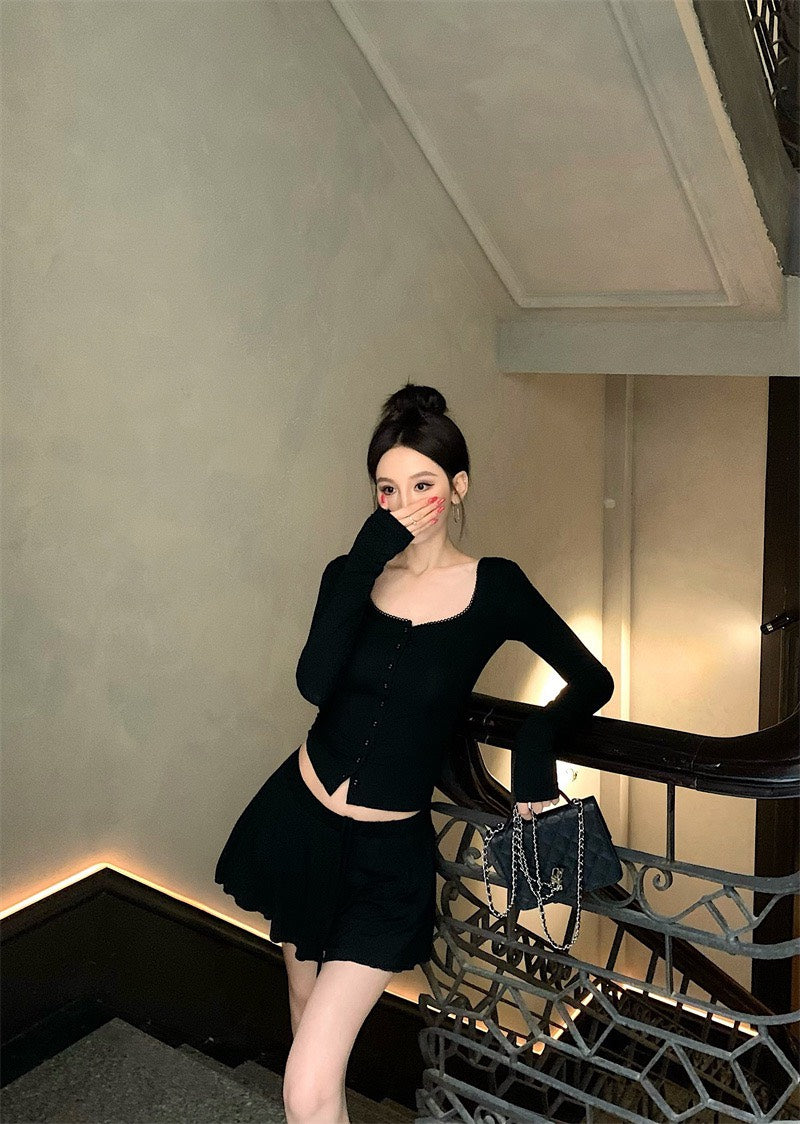 25Nov. 甜氧韓女俏皮方領排扣上衣蓬蓬短裙套裝 黑