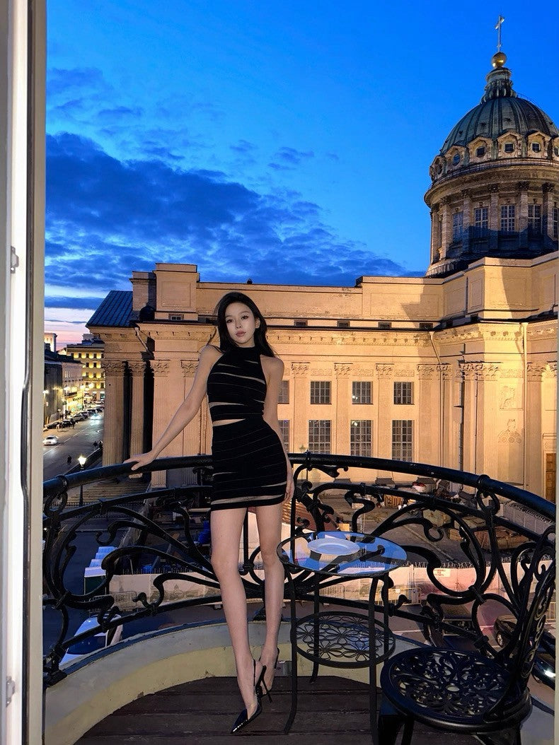 25Aug. 性感純欲嫵媚特殊工藝針織背心半身裙套裝 白/黑