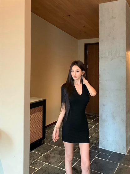 Jun. 歐美辣妹V領彈力設計連身裙 黑色 短款