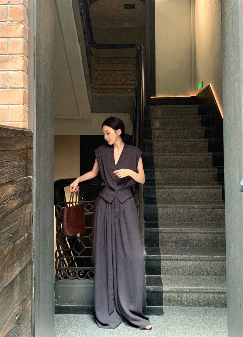 25Nov. 鬆弛老錢V領排扣馬甲闊腿褲套裝 灰