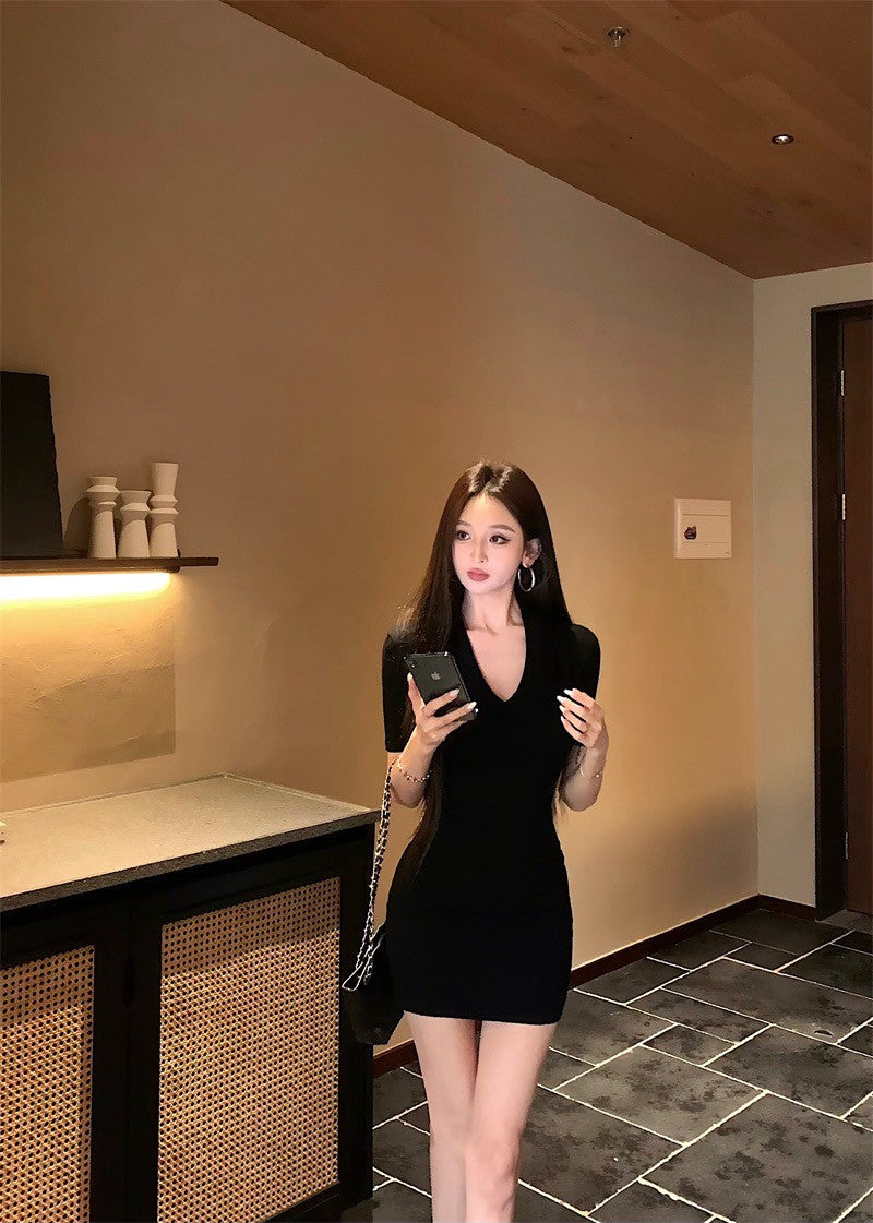 Jun. 歐美辣妹V領彈力設計連身裙 黑色 短款