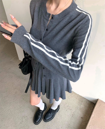 Mar. 韓系學院 雙槓圓領針織開衫 百褶半身裙 灰