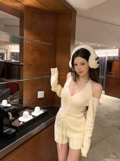 26Jan. 微醺戀人性感挖肩綁帶針織上衣 紅/米