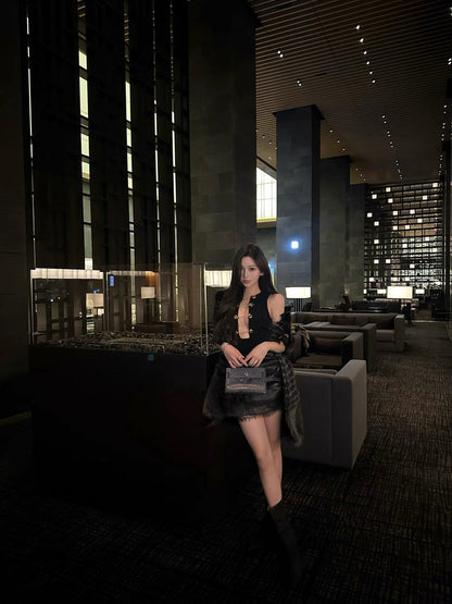 26Jan. 性感雙排金釦小巴鏈條背心 黑