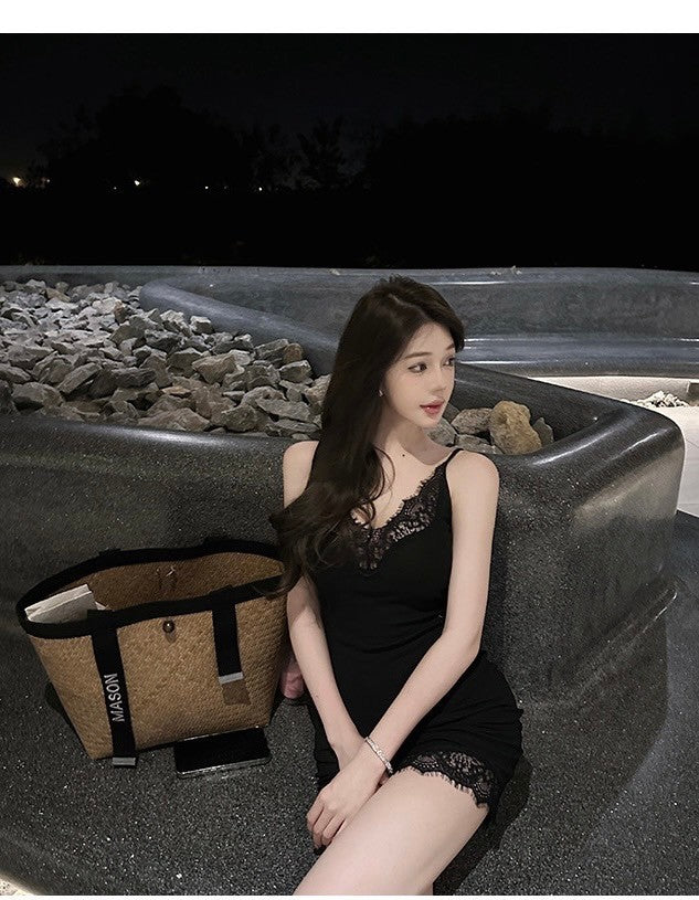 Mar. ys1 嬌矜私藏 性感透視感蕾絲針織連身裙 黑