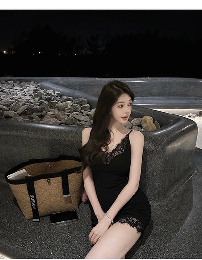 Mar. ys1 嬌矜私藏 性感透視感蕾絲針織連身裙 黑