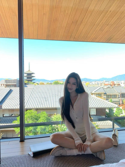 26Jan. 法式老錢 細膩polo排扣針織長袖上衣 白/藍