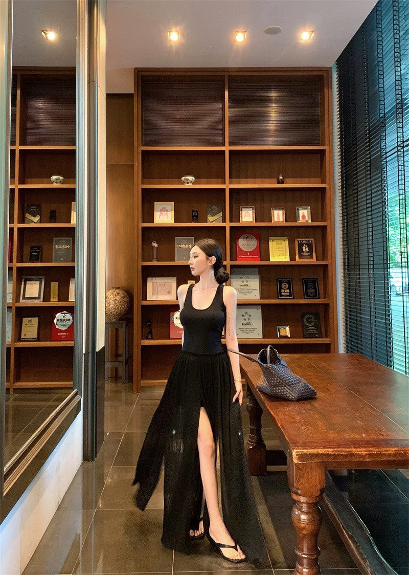 25Jul. 渡假輪廓 修身拼接背心開叉壓褶連身裙 黑