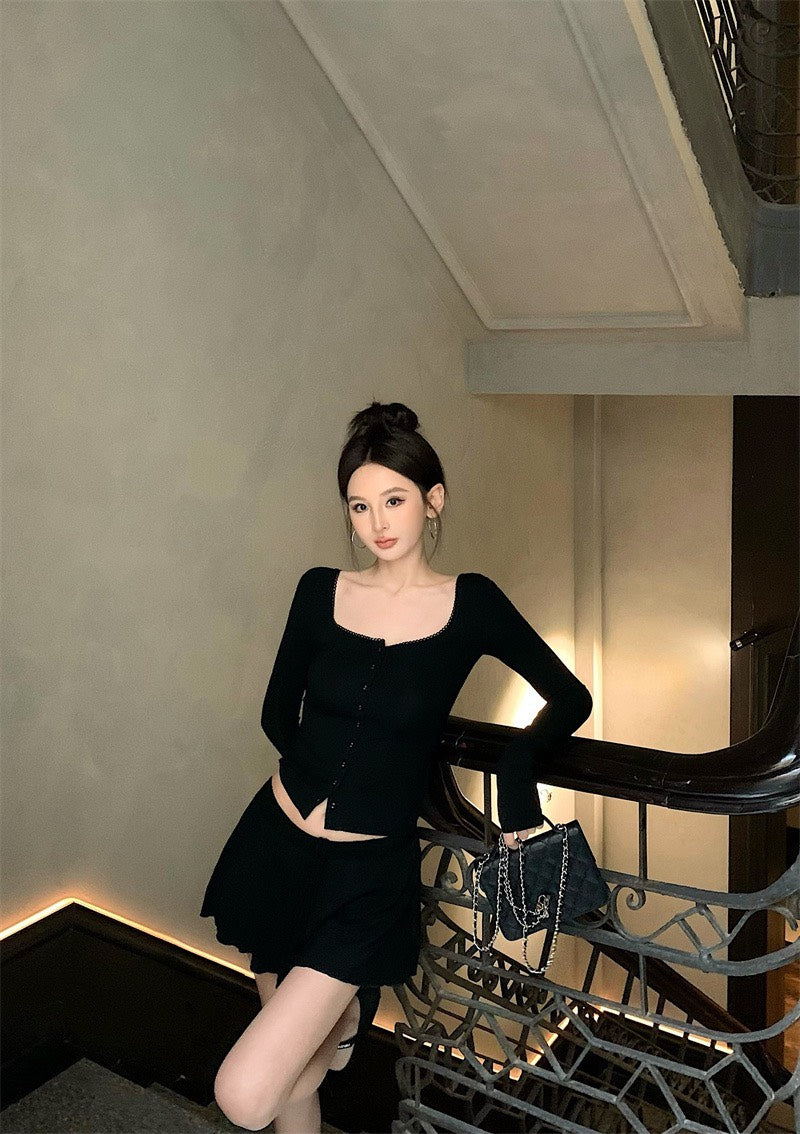 25Nov. 甜氧韓女俏皮方領排扣上衣蓬蓬短裙套裝 黑