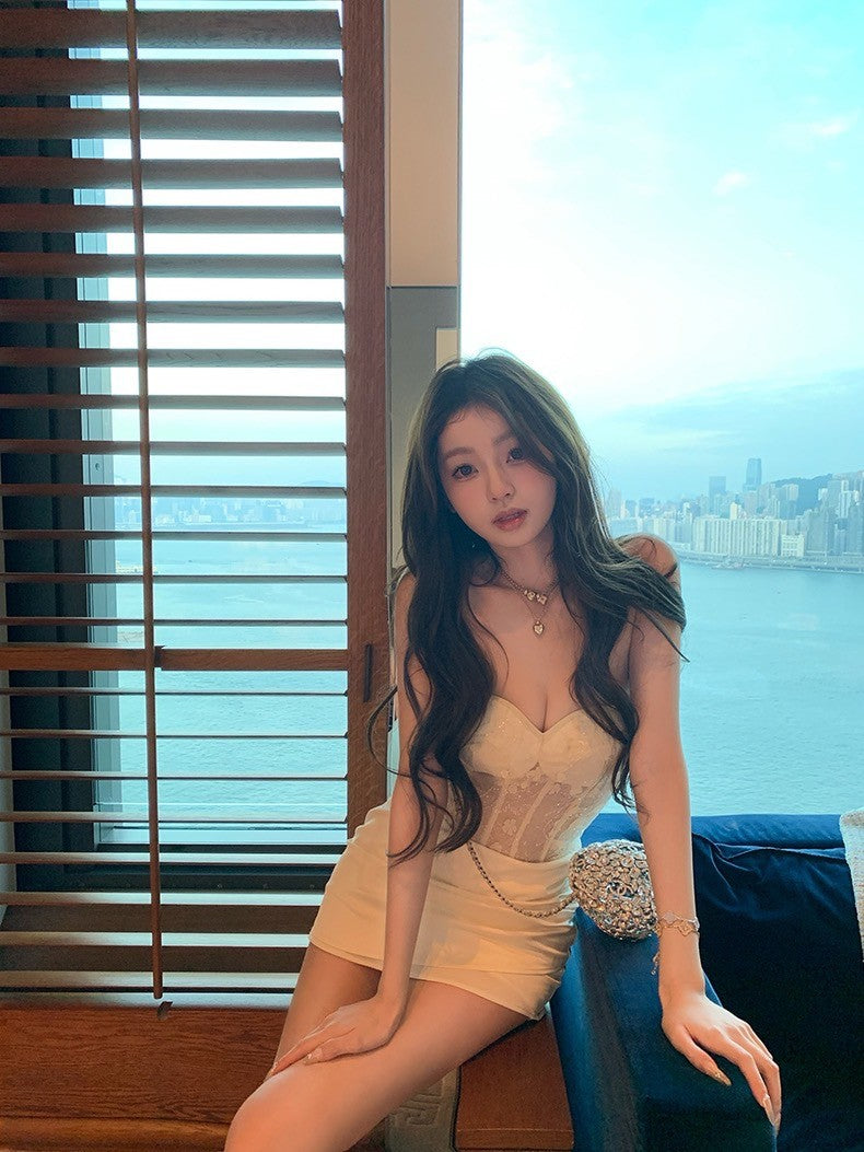 Mar. 奶香洋甘菊 魚骨美腰性感抹胸連身裙 杏白/黑