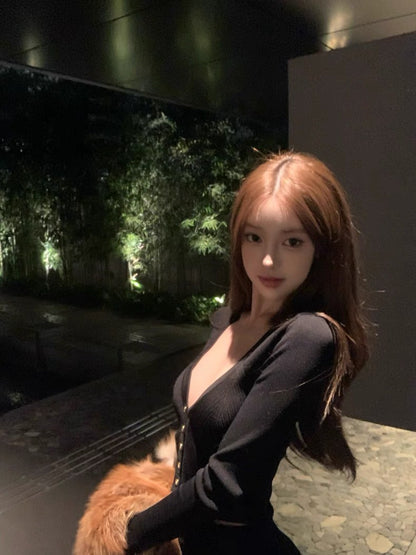 26Jan. 摯愛小巴氣質金釦V領修身針織上衣 紫/白/黑