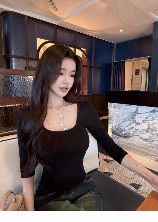 25Dec. 氣質羊絨慕斯帶胸墊U領七分袖上衣 黑