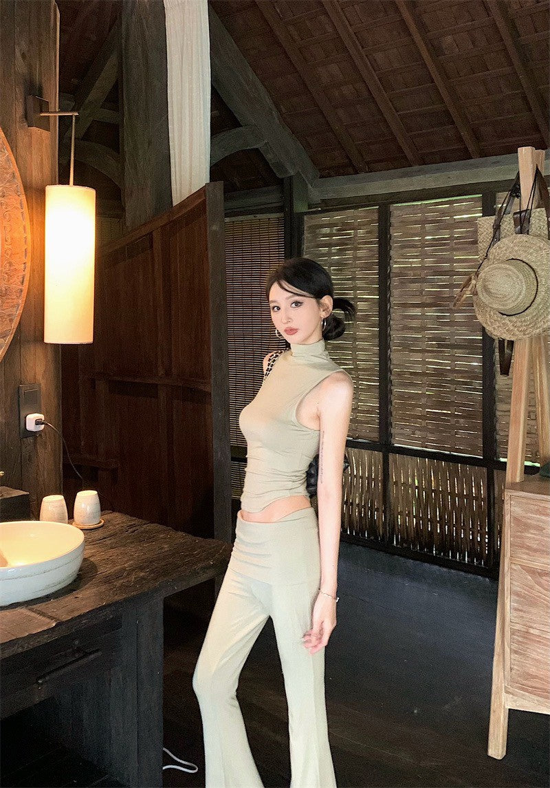 Apr. 簡約氣質 高領修身彈力背心 高腰落地褲套裝 杏