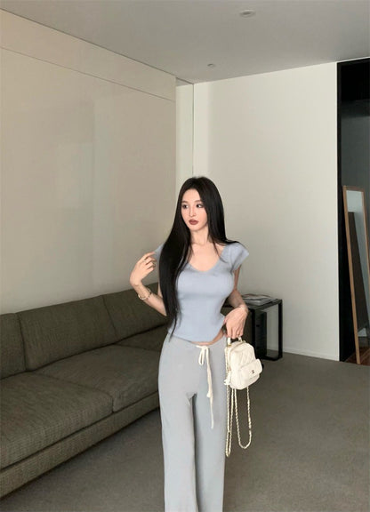 May. 審美至上 溫柔V領粗坑針織上衣 修身休閒長褲 灰藍色