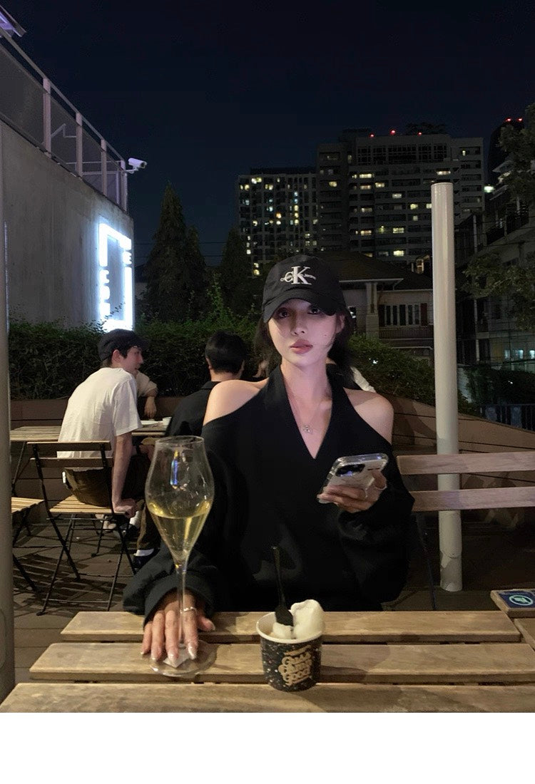 25Nov. 鏡頭焦點復古露肩掛脖交錯上衣休閒褲套裝 黑