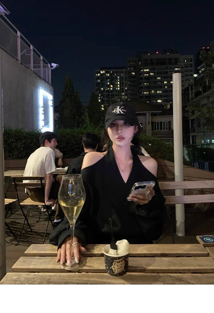 25Nov. 鏡頭焦點復古露肩掛脖交錯上衣休閒褲套裝 黑