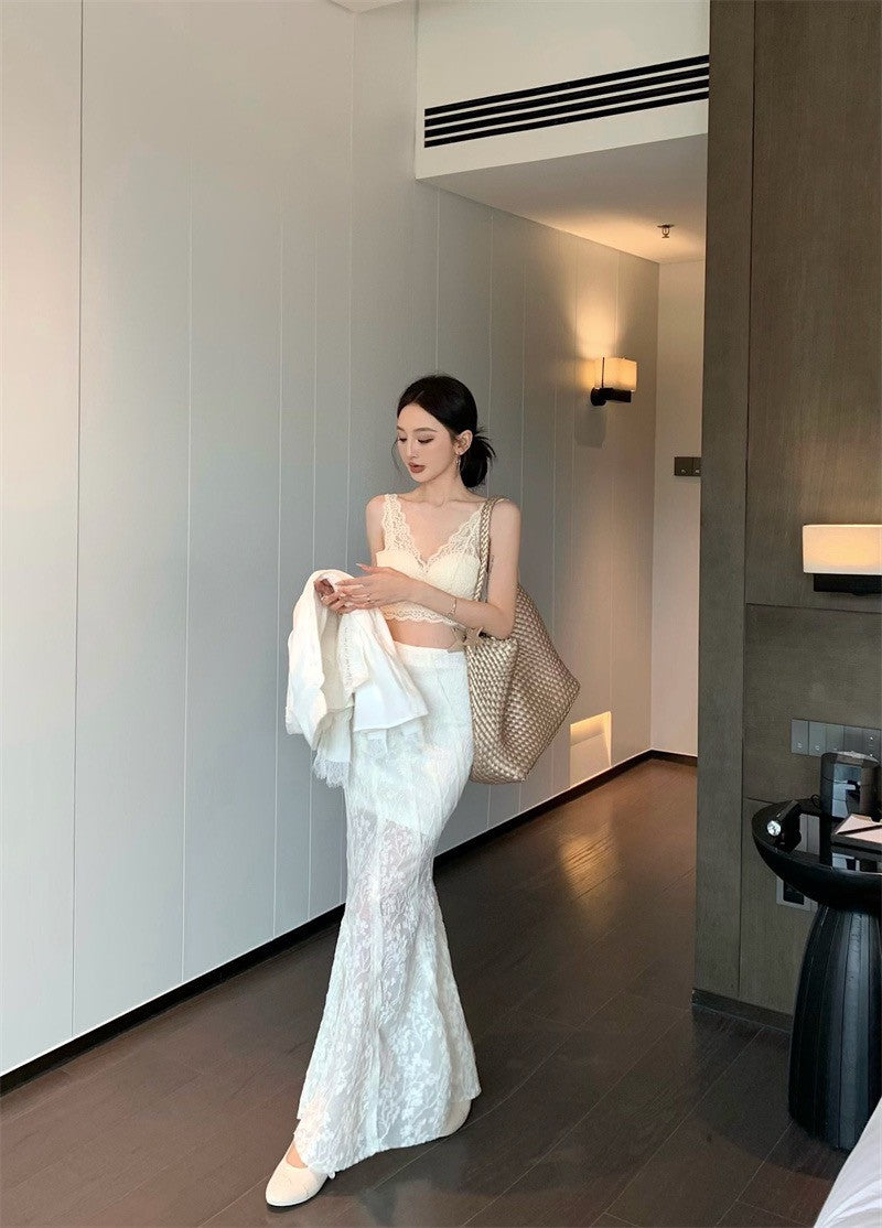 Jun. 花雕美人 蕾絲V領內搭背心 魚尾修身半身裙 米色