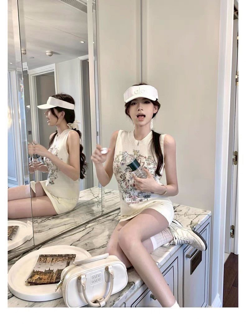 May. 假日花園 雕系春款圓領針織背心 白