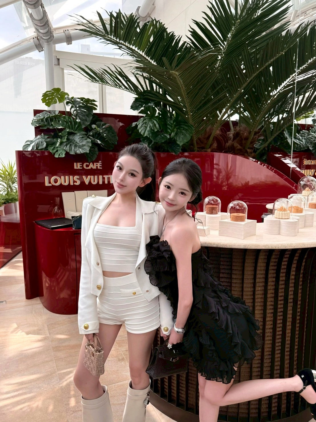 26Jan. 復古千金法式奢華雙排金釦針織外套 黑/白