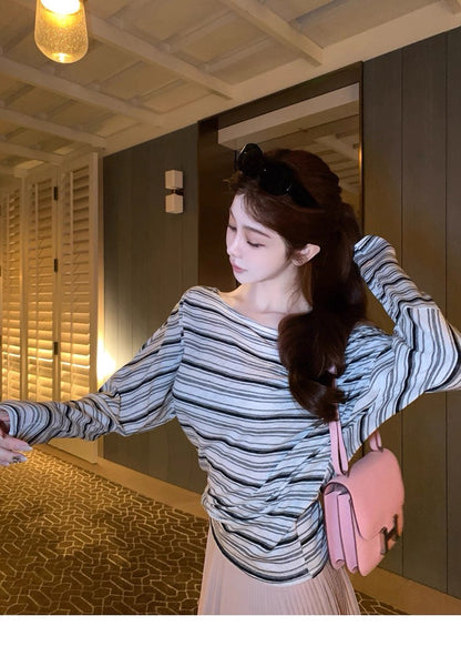 25Aug.淡顏慵懶 姐系隨心穿條紋收腰上衣