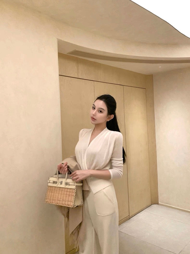 25Nov. 優雅V領韓女vibe針織上衣 白/灰/黑