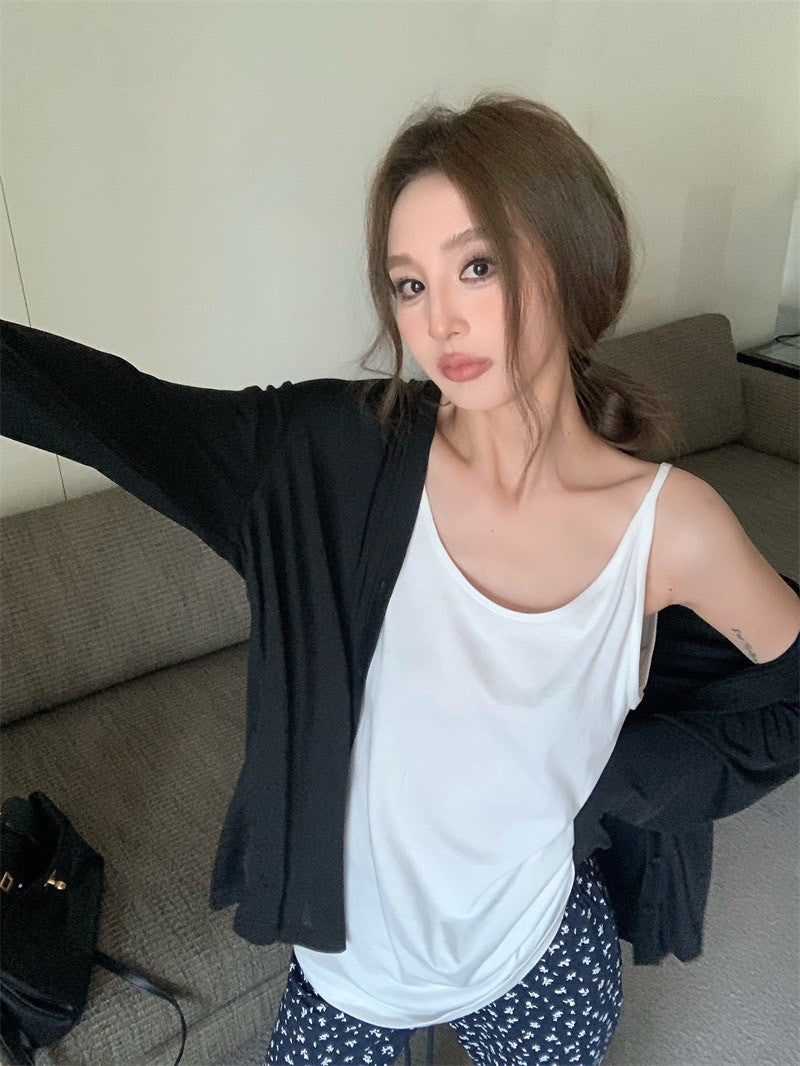 25Jul. 百搭王 休閒私服白色背心 碎花喇叭褲