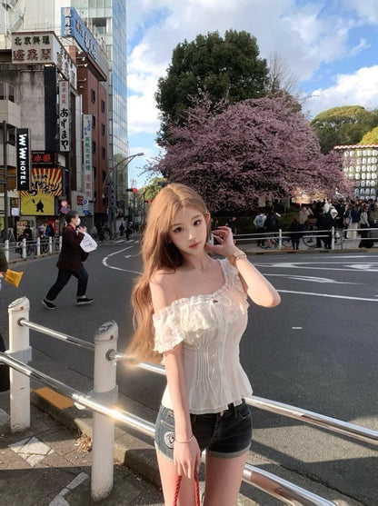 25Aug. 心動小白花微透視抽繩花上衣 白/黃