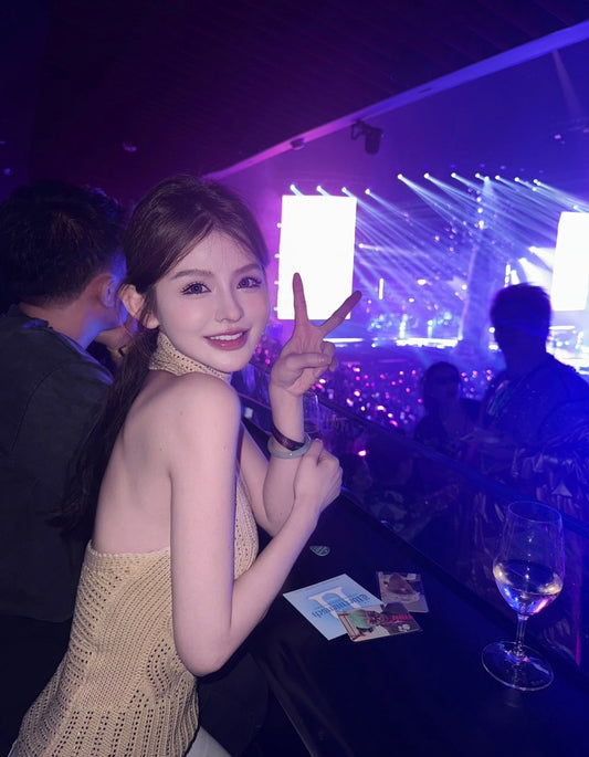 25Oct. 虞書欣同款法式燙鑽晚宴獨閃針織背心 卡其