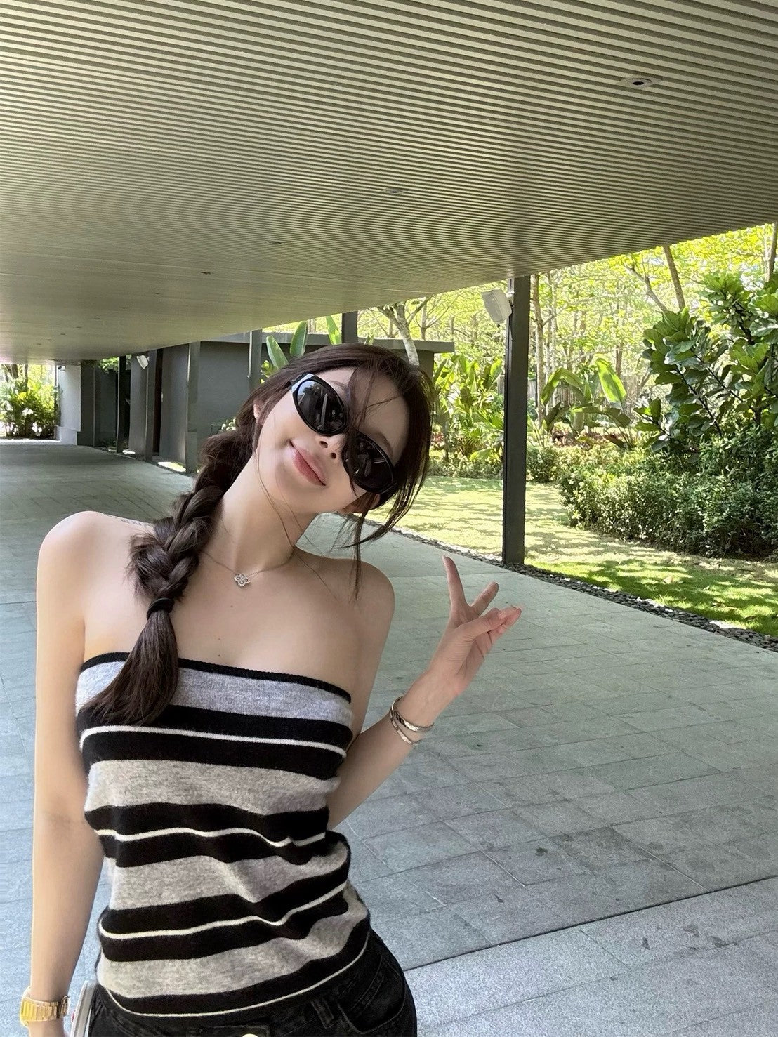 26May. 經典條紋調性 甜妹撞色抹胸