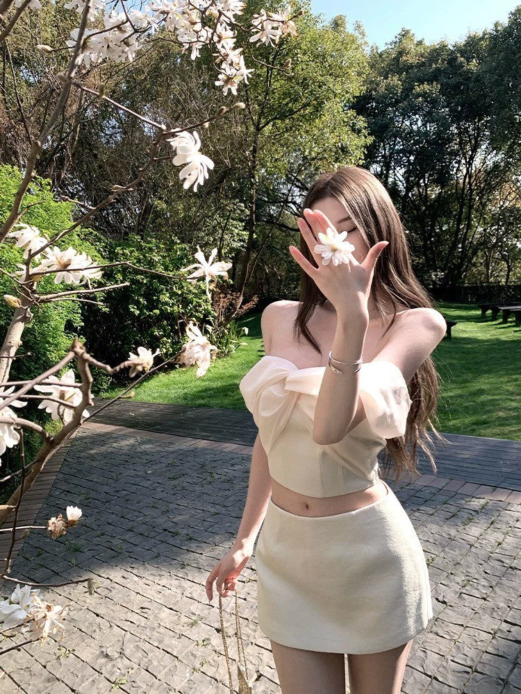 Jun. 氣質夏日養成 一字抹胸半身褲套裝