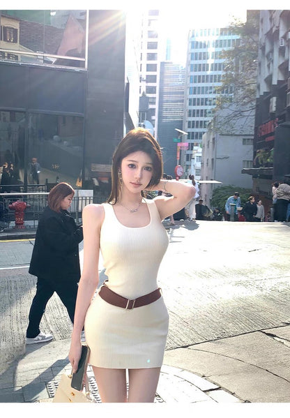 Apr. 人間白月光 U領彈力針織包臀裙