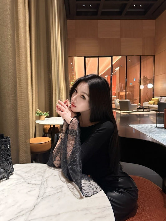 Mar. 天鵝挽夢 氣質法式蕾絲喇叭袖修身上衣 黑/灰