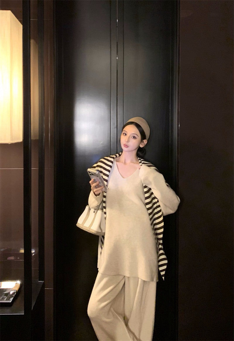 26Feb. 酷港女慵懶寬鬆披肩上衣三件套 杏/黑灰