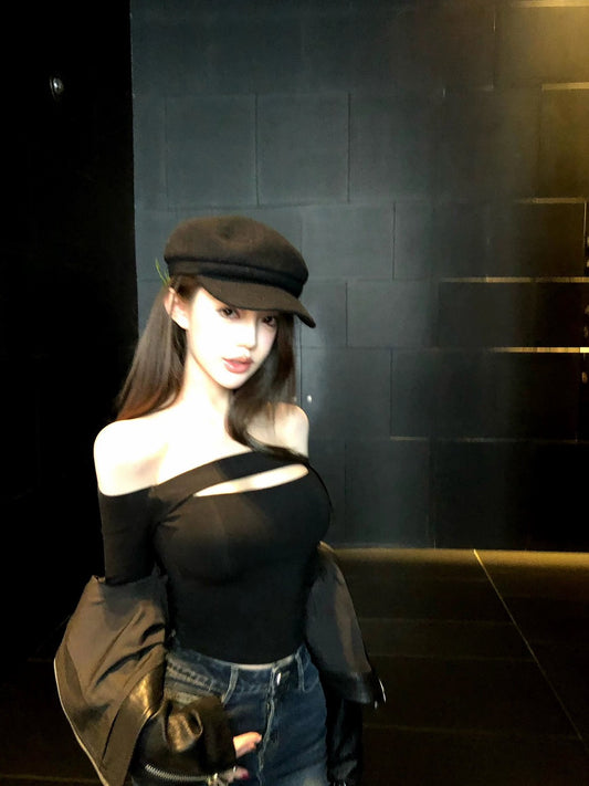 25Nov. 純慾辣妹一字領縷空修身上衣 黑