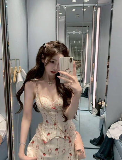 26May. 草莓玫瑰 少女碎花魚骨背心半身裙套裝