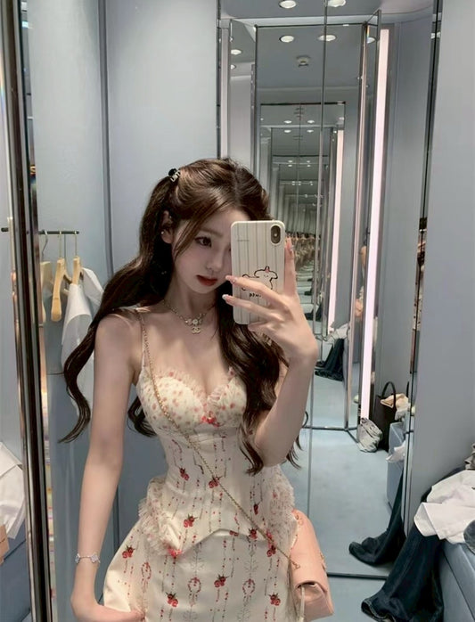 26May. 草莓玫瑰 少女碎花魚骨背心半身裙套裝