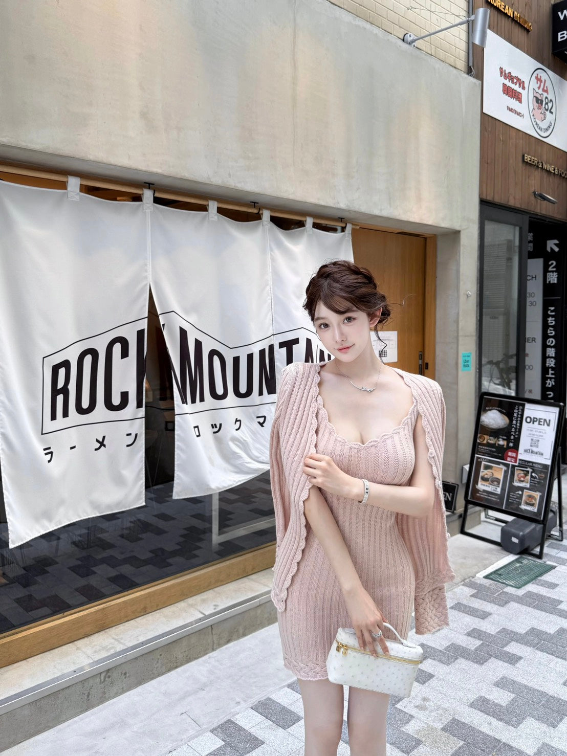 25Dec. 日常美女感V領鉤花粉色坑條針織連身套裝