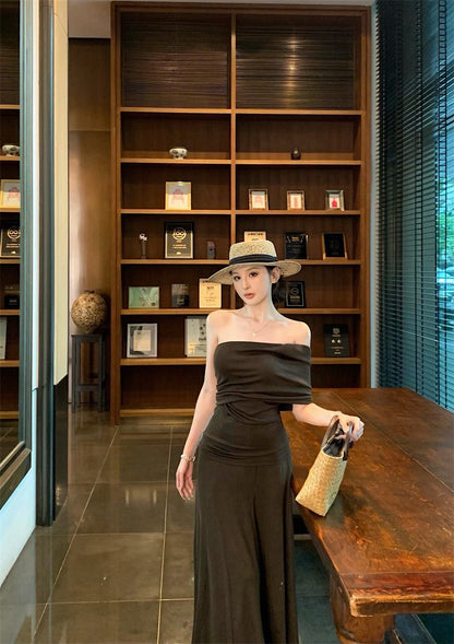 25Jul. 女主人物 露肩單袖半身裙慵懶套 咖