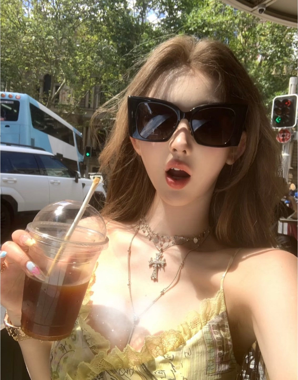 Mar. 熱帶雨林 碎花V領不規則下擺小短裙