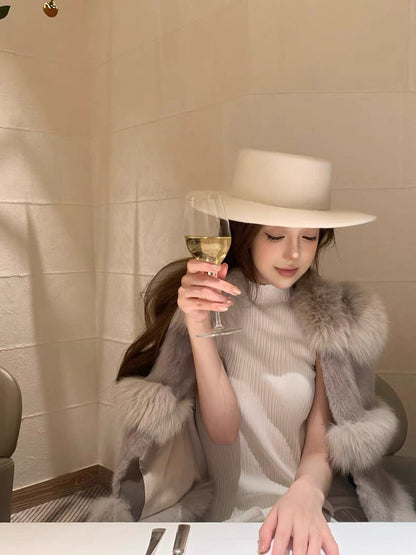 26Jan. Fend*申有娜同款花瓣擺針織背心 白/黑